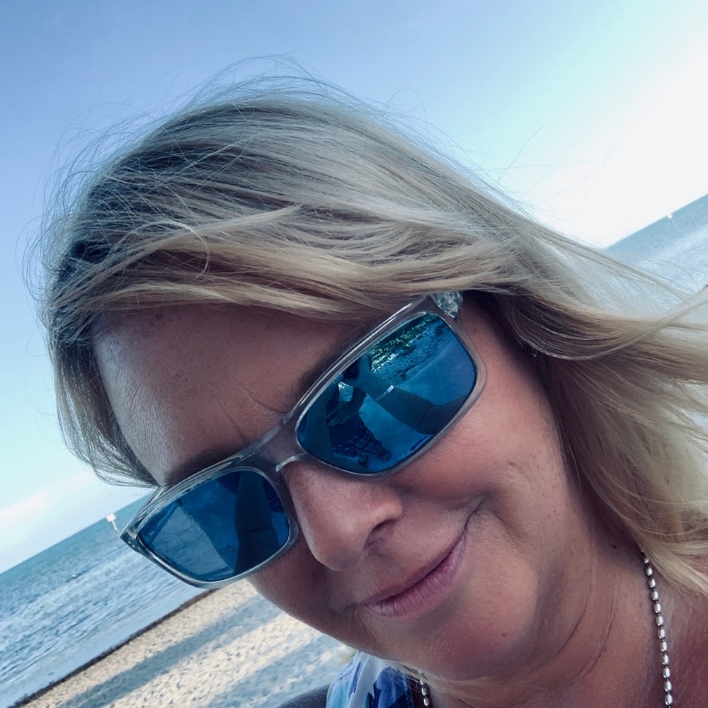 Meet your Posher, Julie
